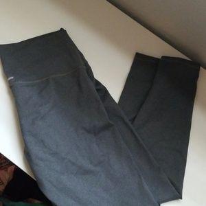 dark grey leggings